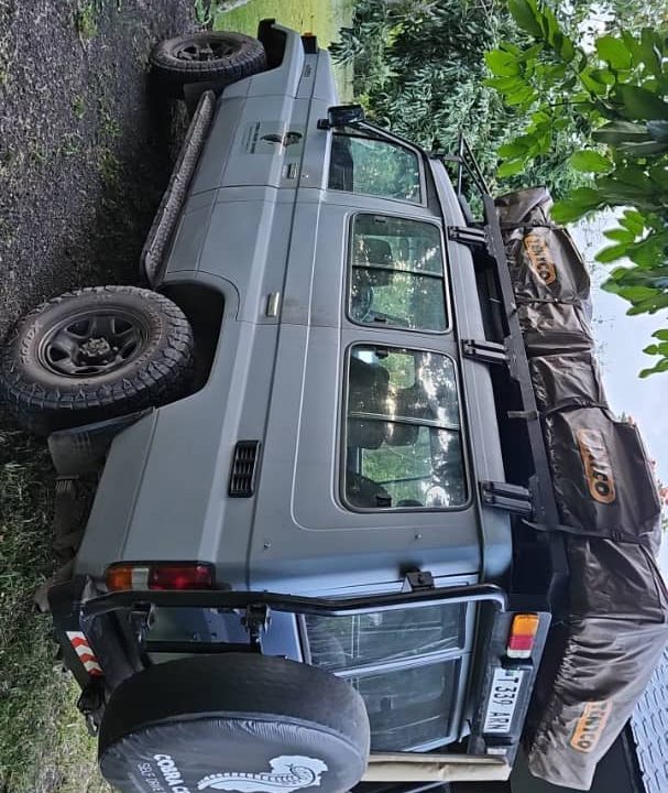 Land Cruiser with Rooftop Tent in Rwanda & Uganda
