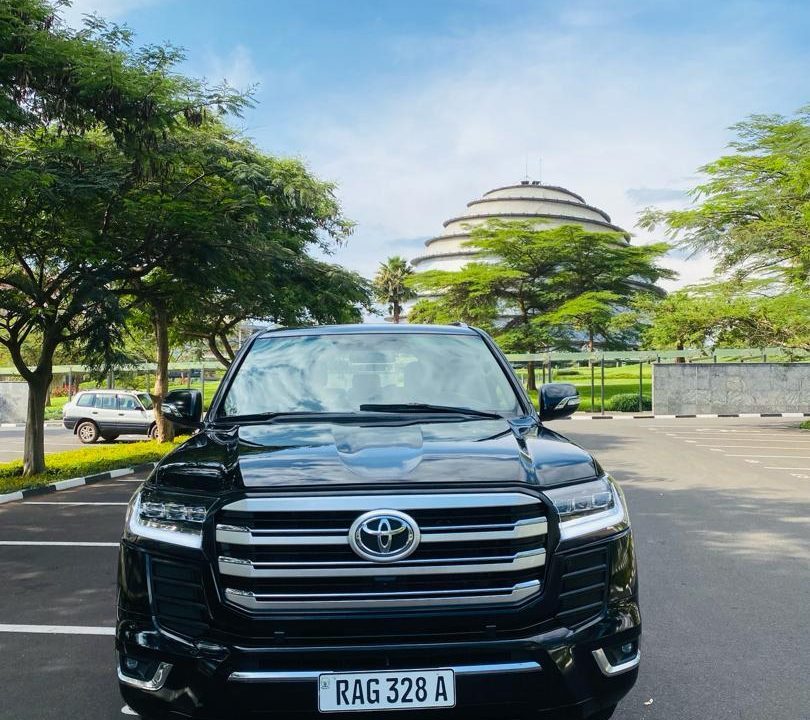 land cruiser Rental v8 Rwanda