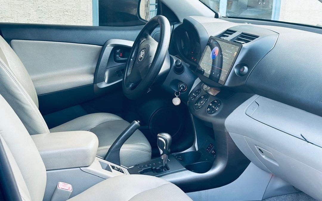 Rent a Rav4 in Rwanda