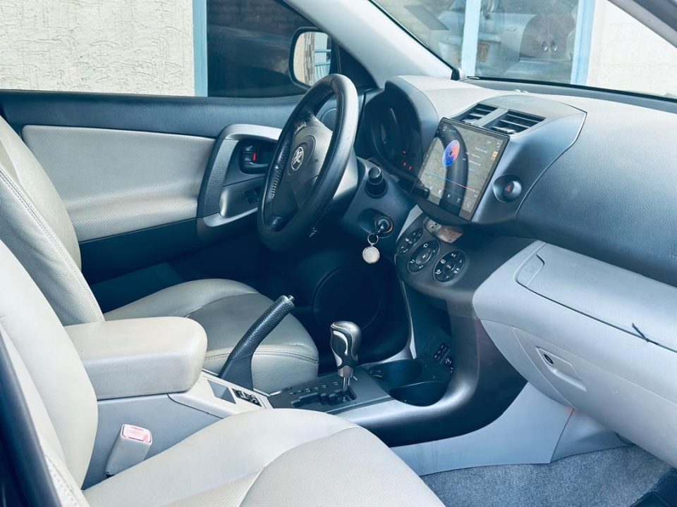 Rent a Rav4 in Rwanda