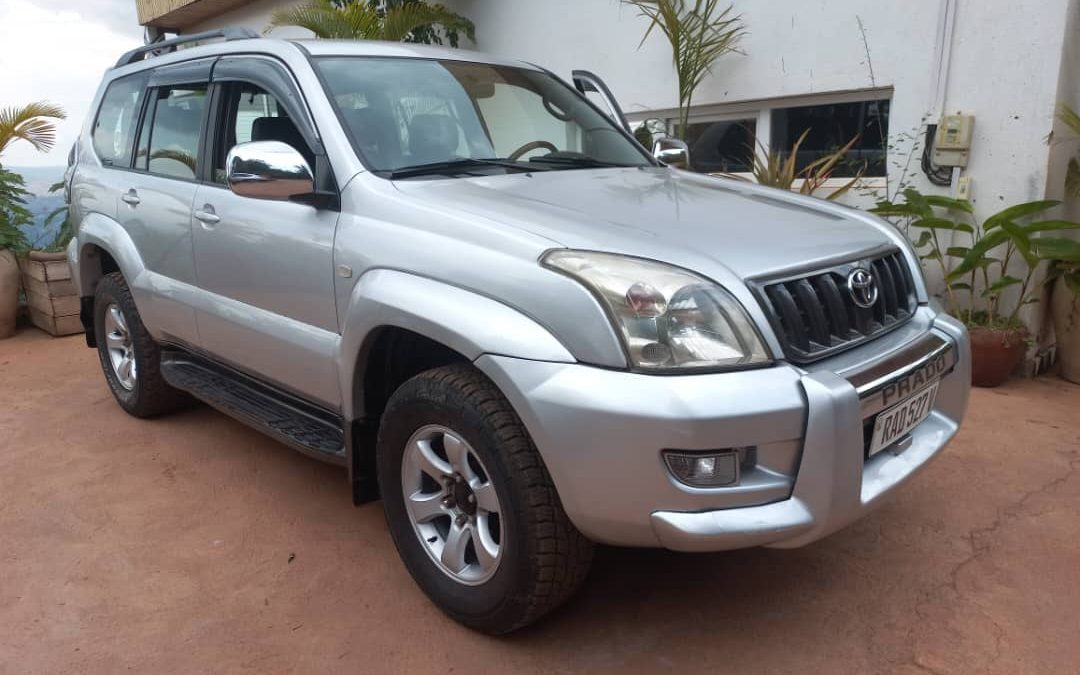 Looking for Nyungwe Forest car rental? Freddy Car Rental offers reliable 4x4 SUVs, self-drive cars, safari vehicles, and chauffeur services for trips to Nyungwe National Park.