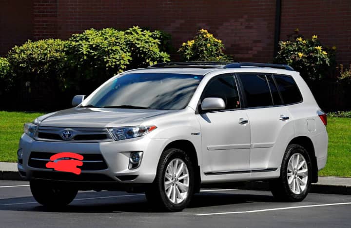 Compare Kigali car rental prices for self-drive, 4x4 SUVs, and chauffeur services. Find affordable rates and reliable vehicles with Freddy Car Rental