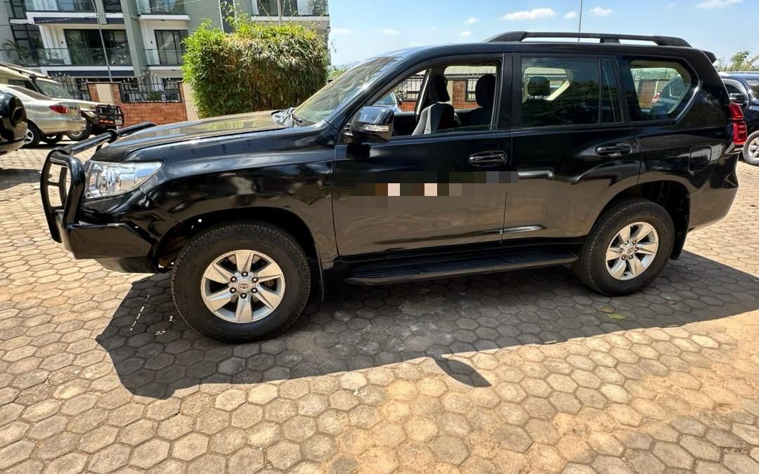 Rent a Toyota Land Cruiser for self-drive in Rwanda. Explore Akagera, Volcanoes, Nyungwe and Lake Kivu with a reliable 4x4 from Freddy Car Rental.
