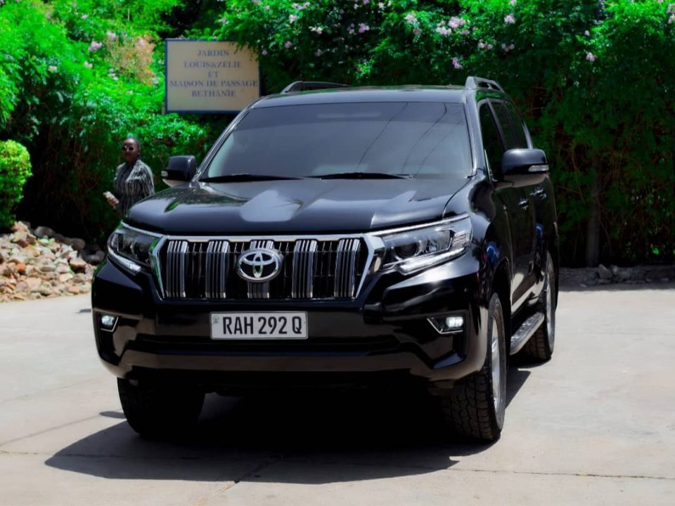 Self drive Nyungwe National Park Rwanda 4x4 rental