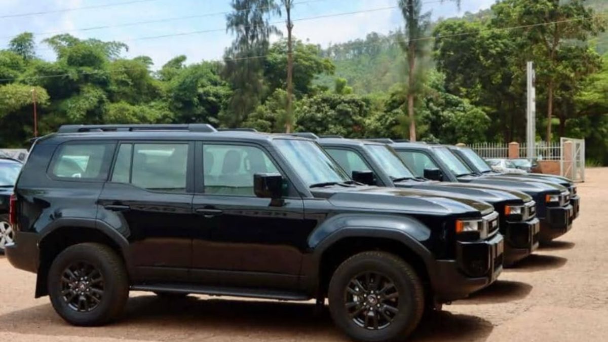 4x4 rental vehicle for a trip from Kigali to Volcanoes National Park Rwanda