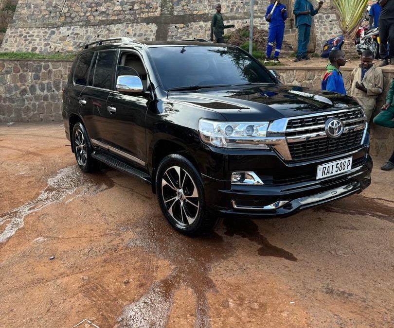 4x4 rental with driver in Rwanda