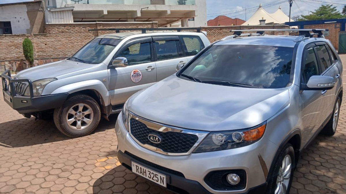 4x4 SUV rental for a road trip in Rwanda